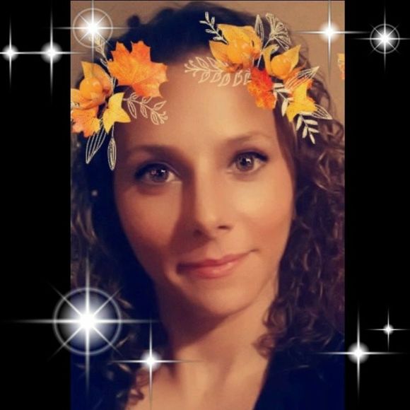 Meet your Posher, Sarah - Picture 1 of 1